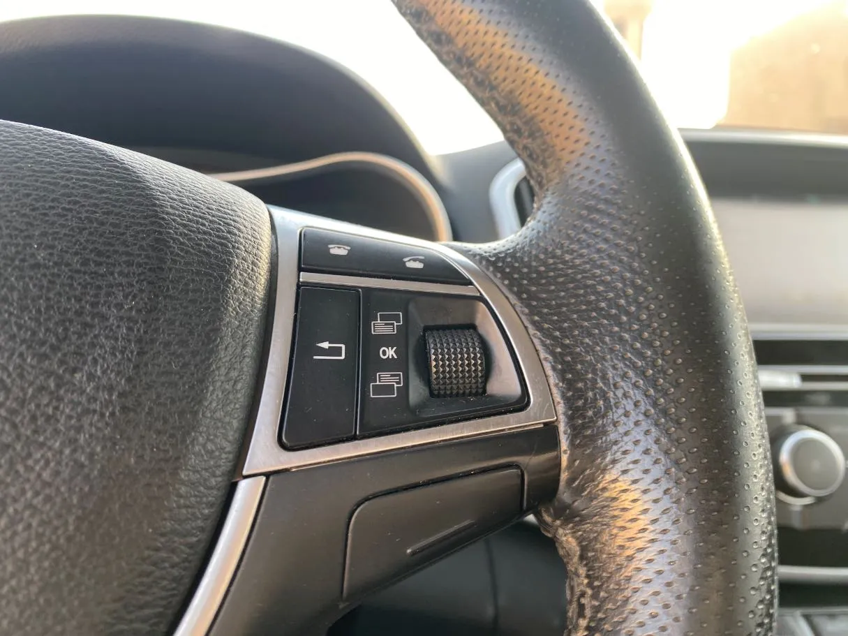 Car image 27