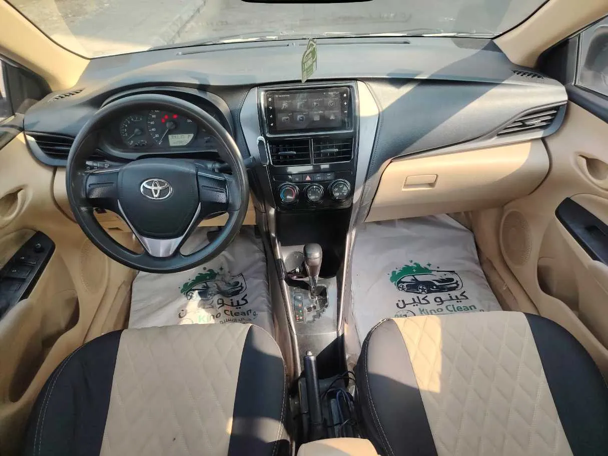 Car image 21