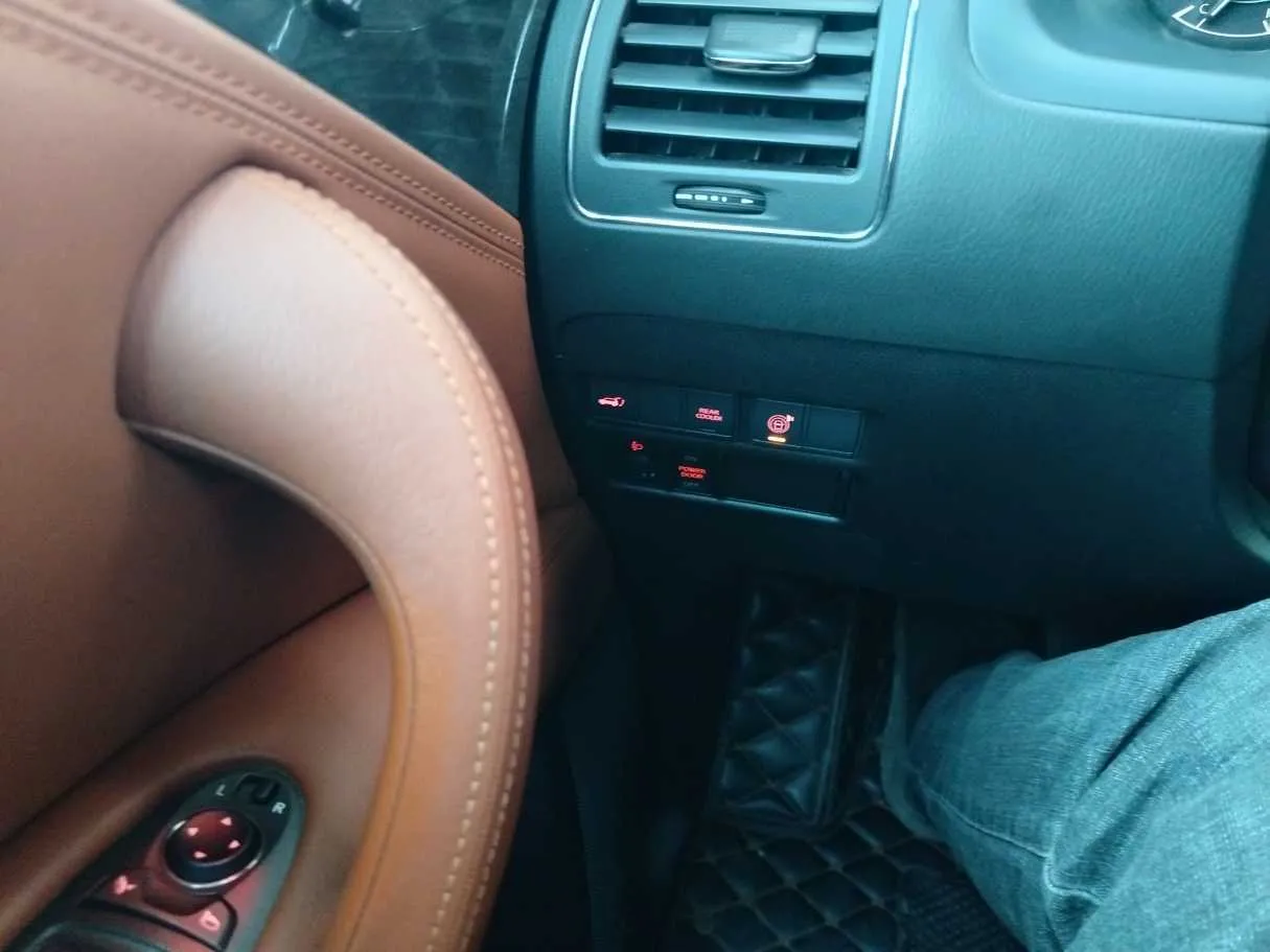 Car image 35