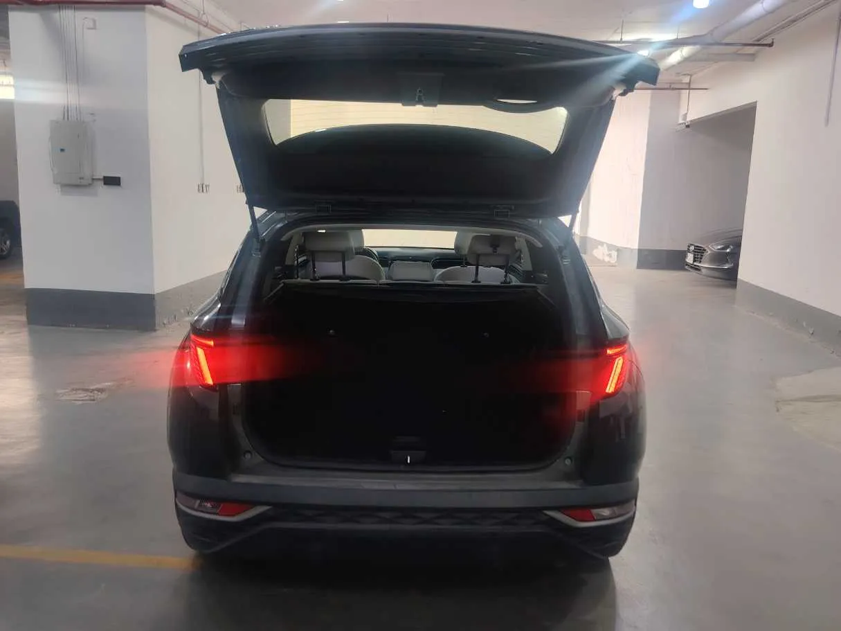 Car image 20