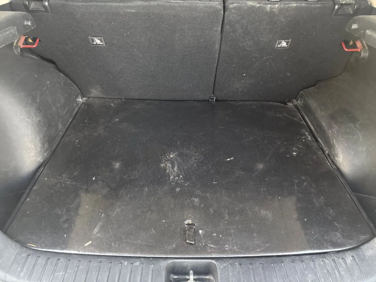 Car image 25