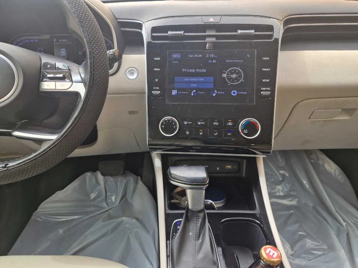 Car image 17