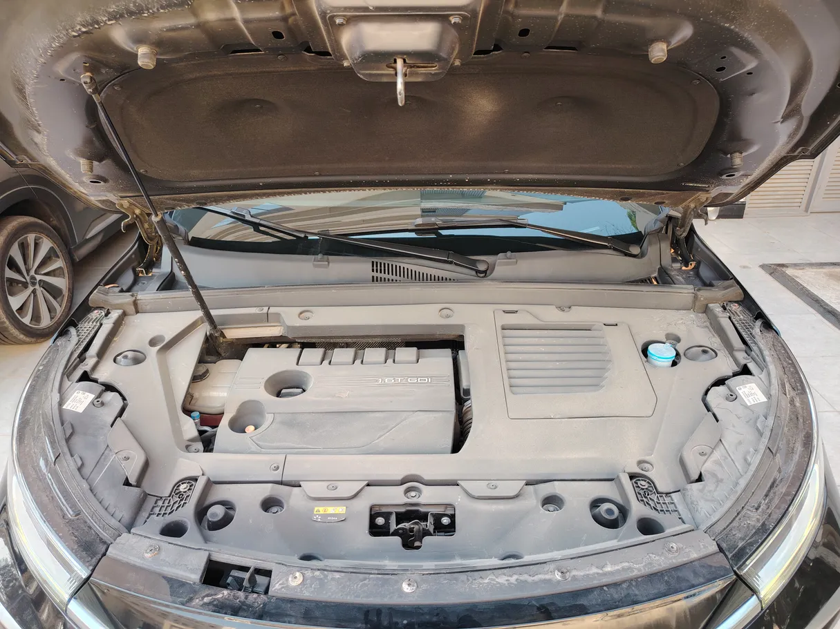Car image 35