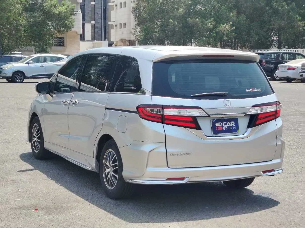 Car image 7