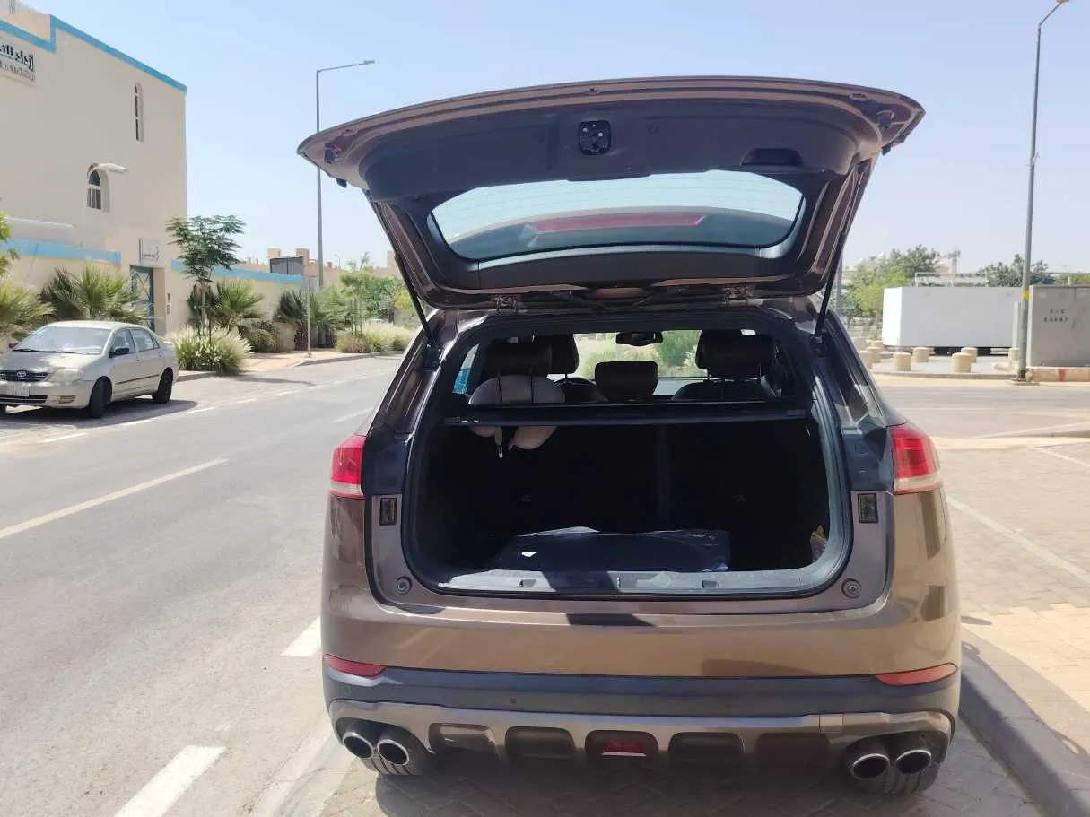 Car image 22