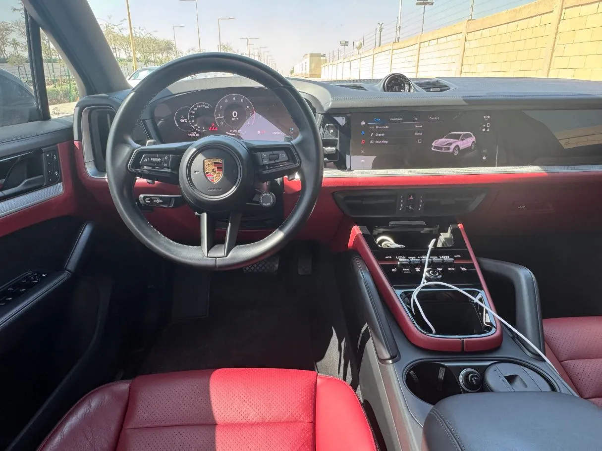 Car image 14