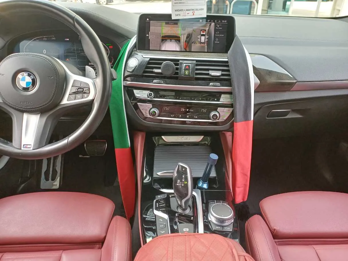 Car image 16