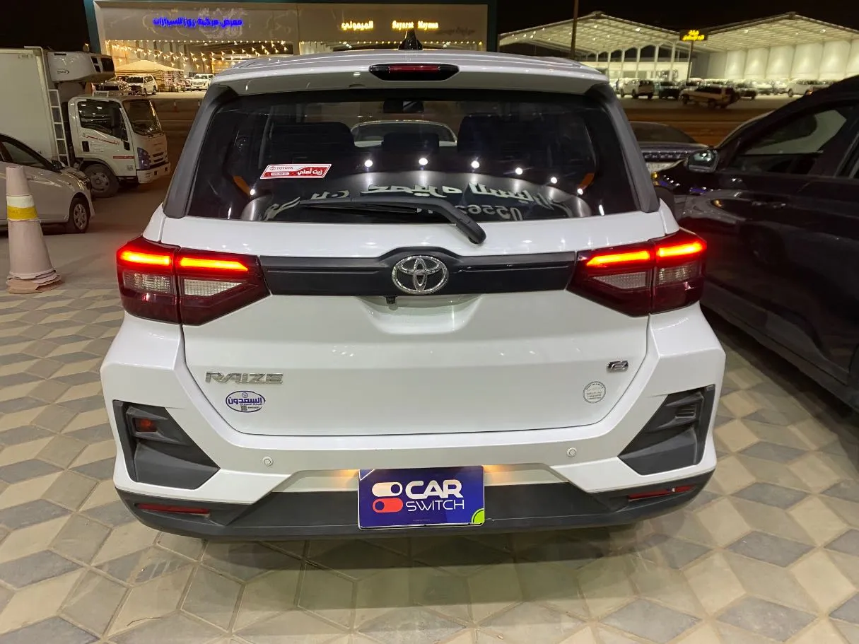 Car image 5