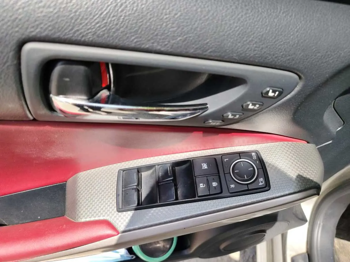 Car image 35