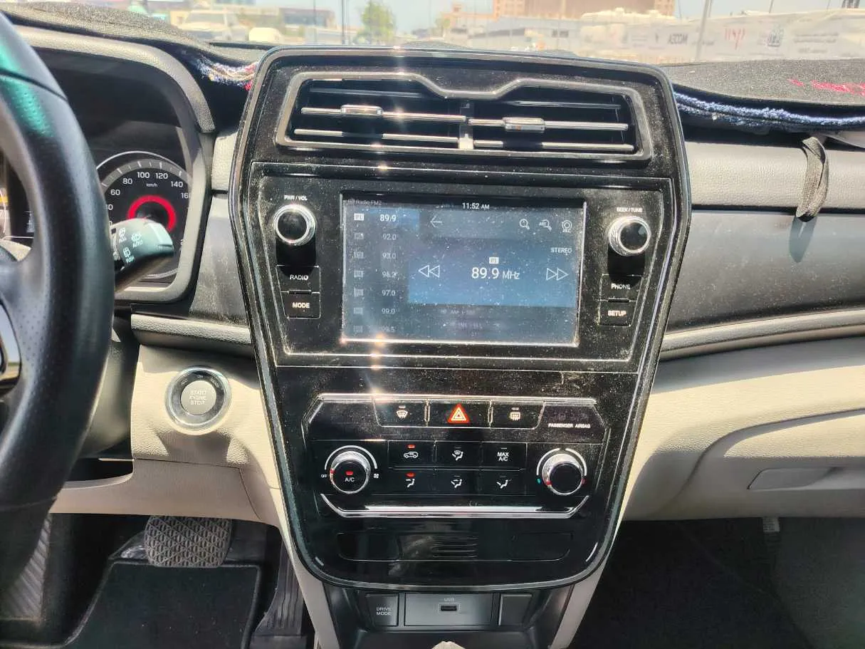 Car image 23