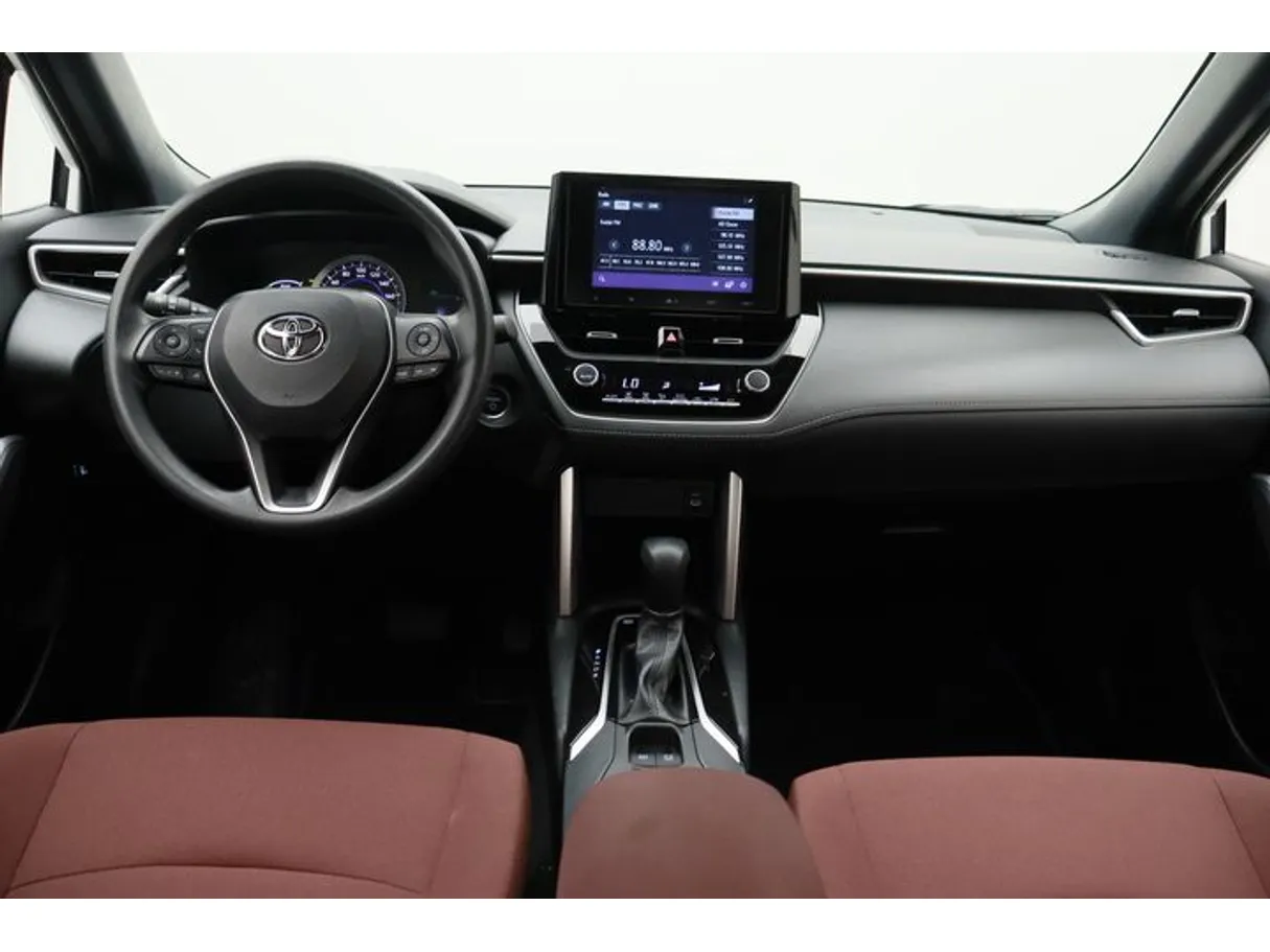 Car image 14