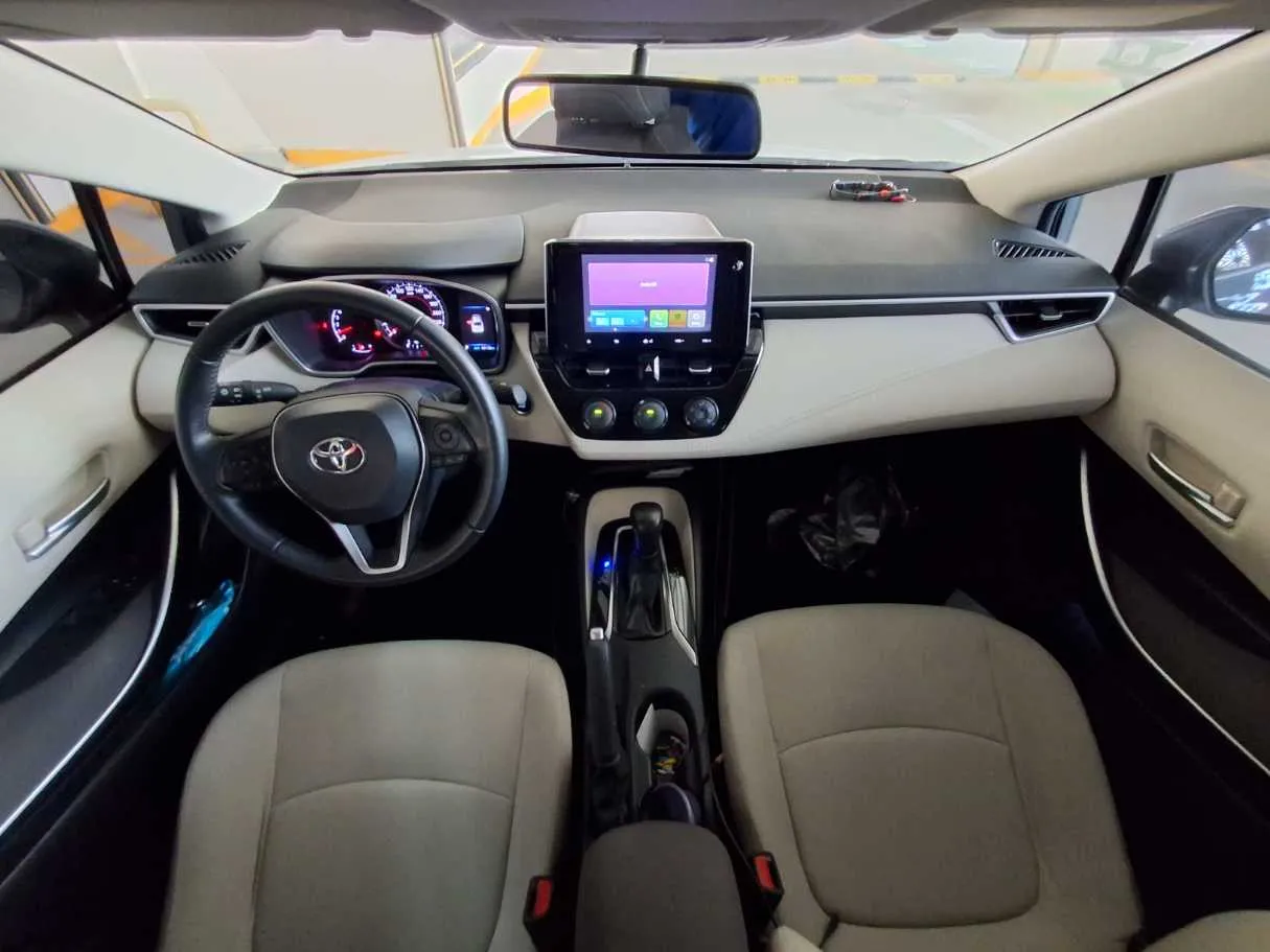 Car image 13
