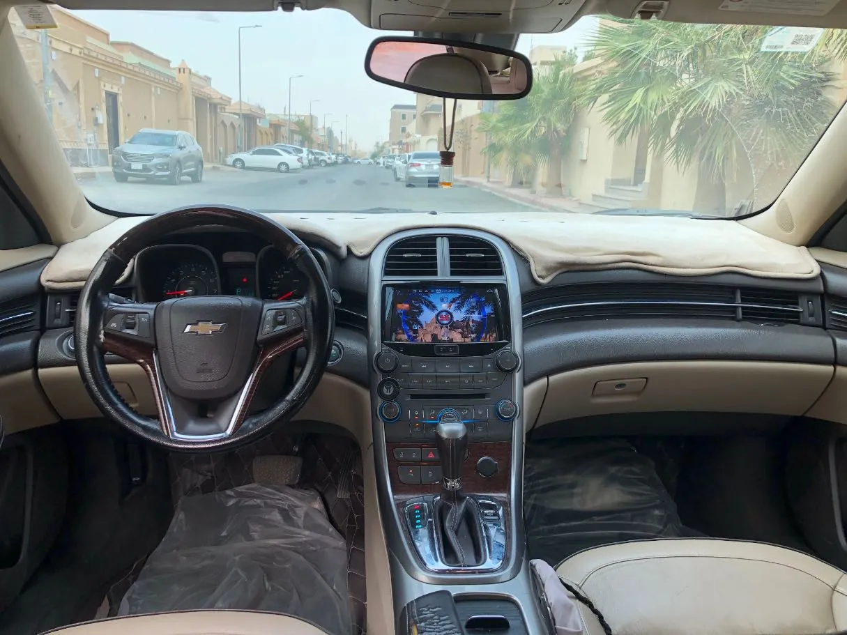 Car image 15