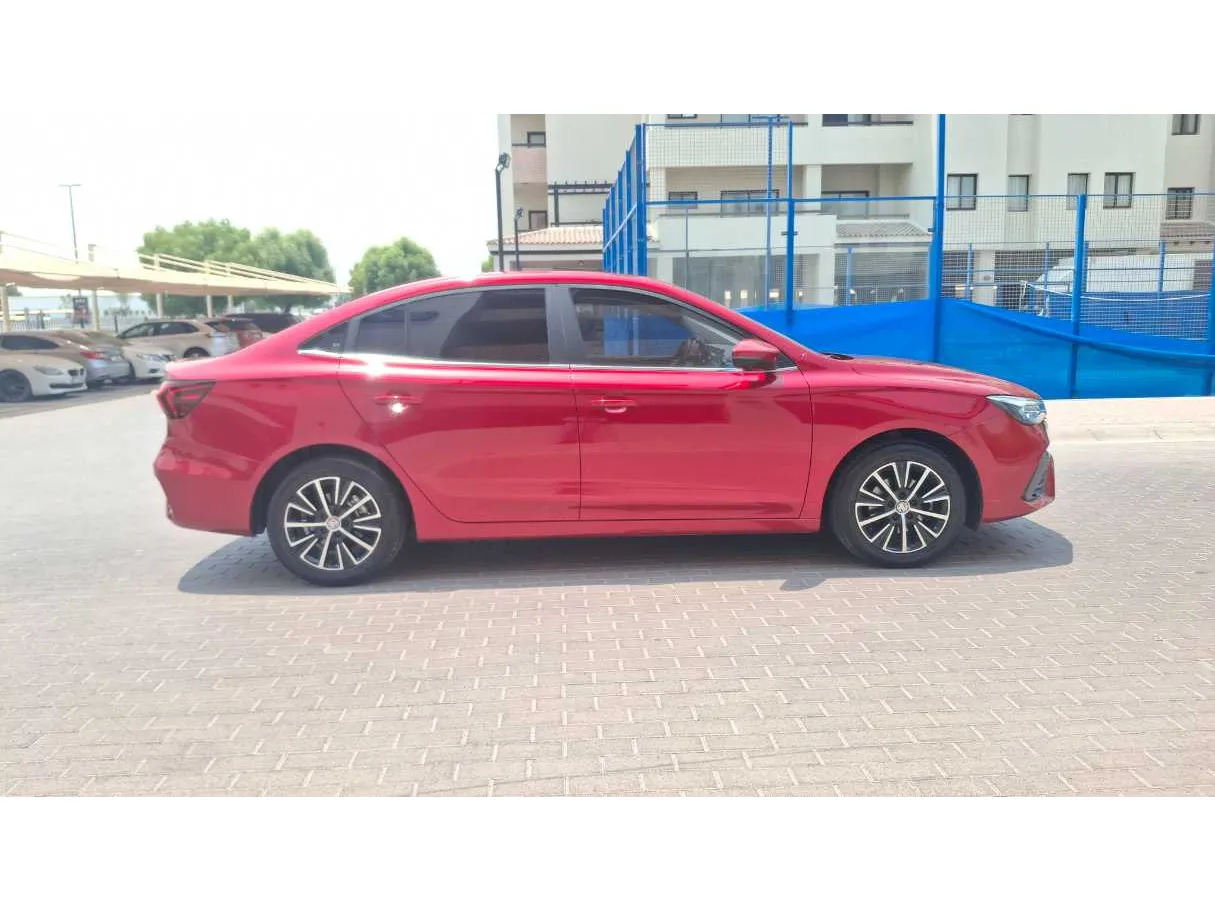 Car image 8