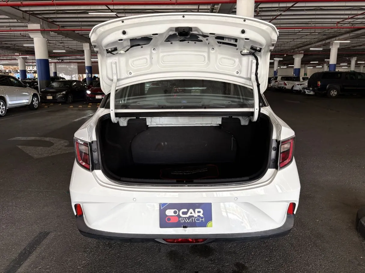 Car image 24