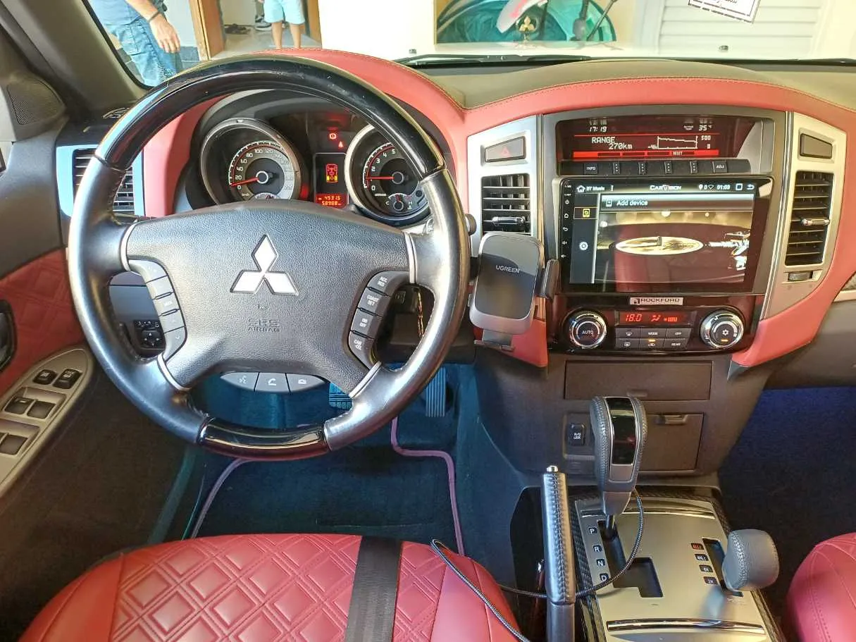 Car image 16