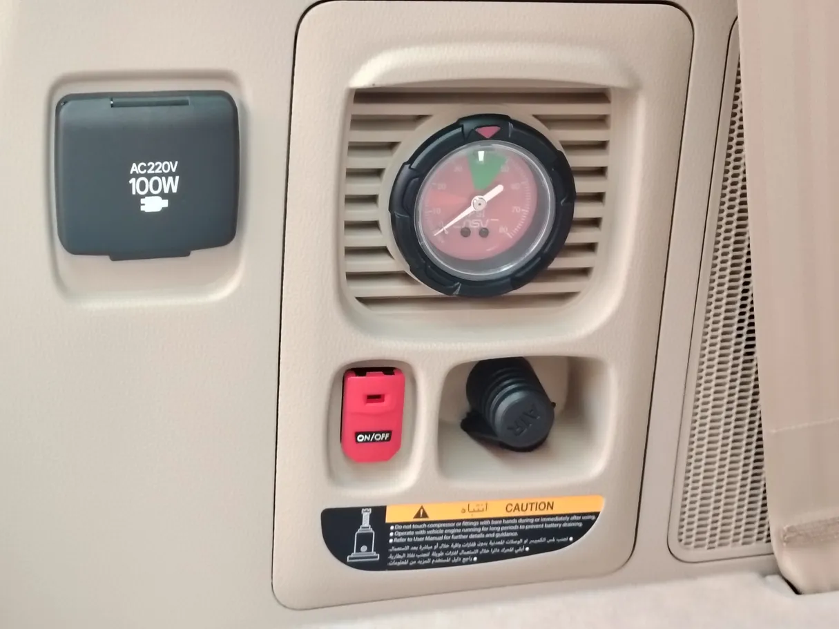 Car image 30