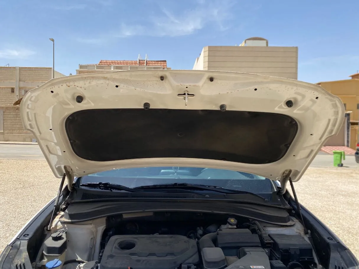 Car image 30