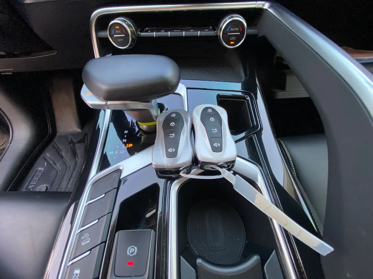Car image 17