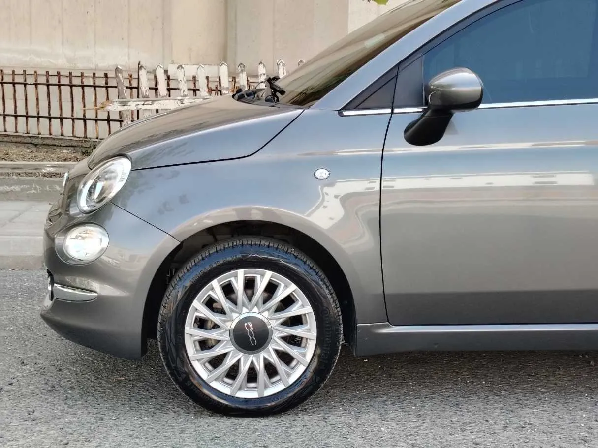 Car image 12