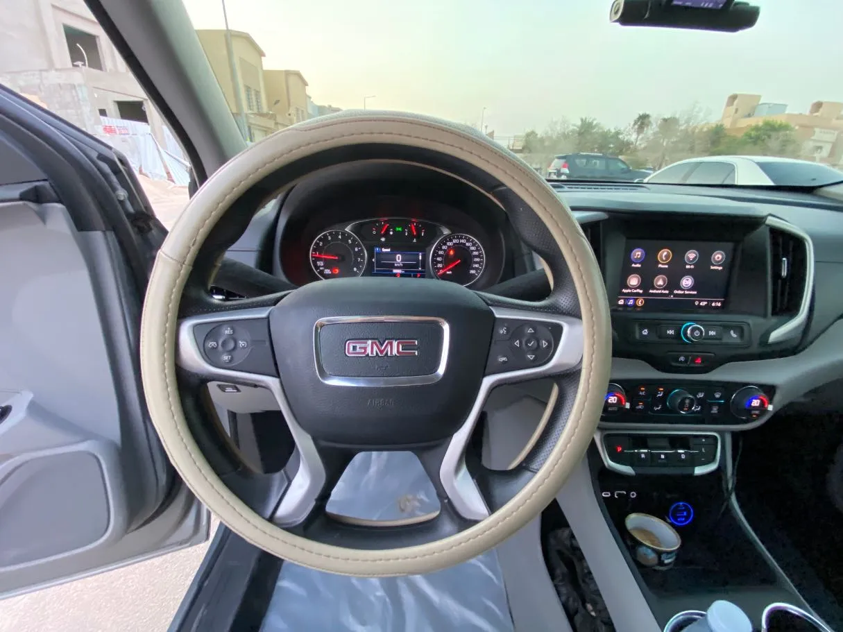Car image 16