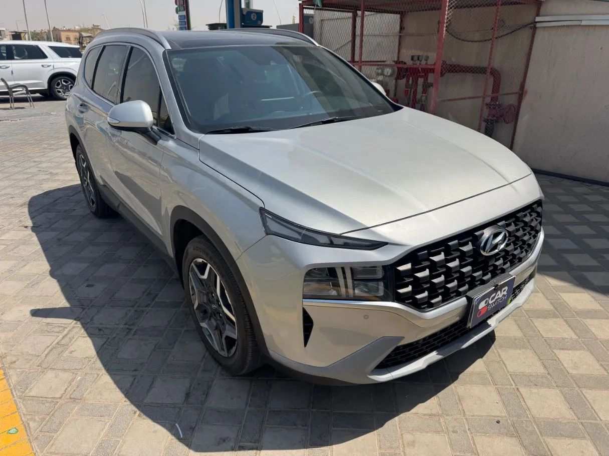 Car image 3