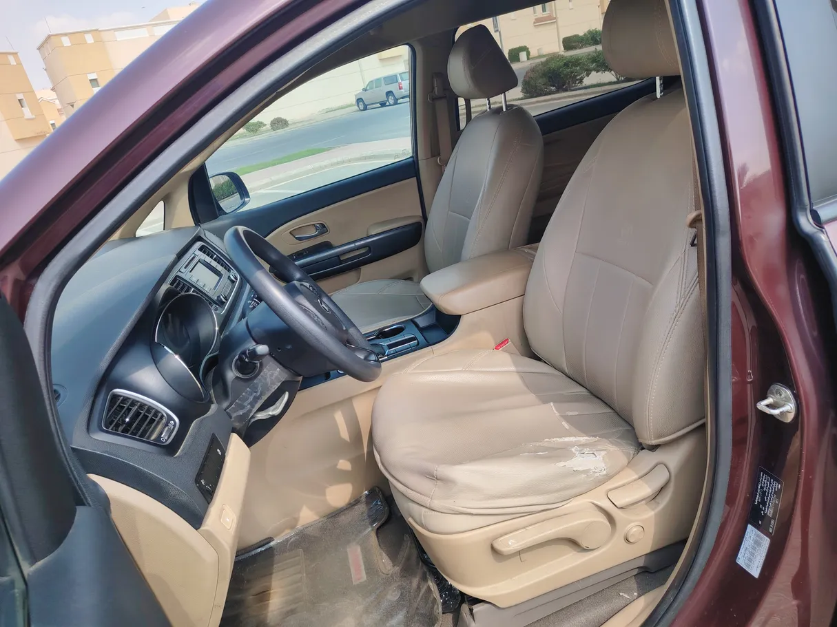 Car image 13