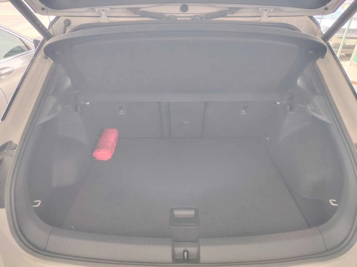 Car image 31