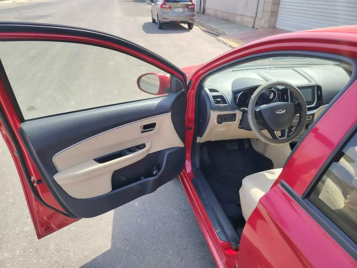 Car image 11