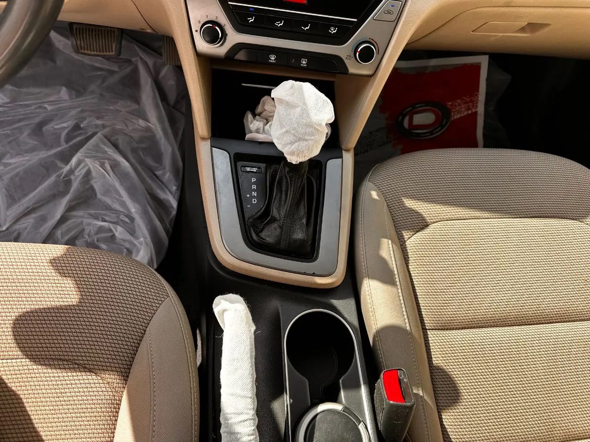 Car image 18