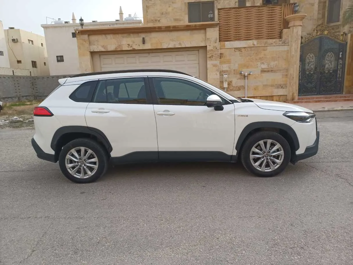 Car image 4