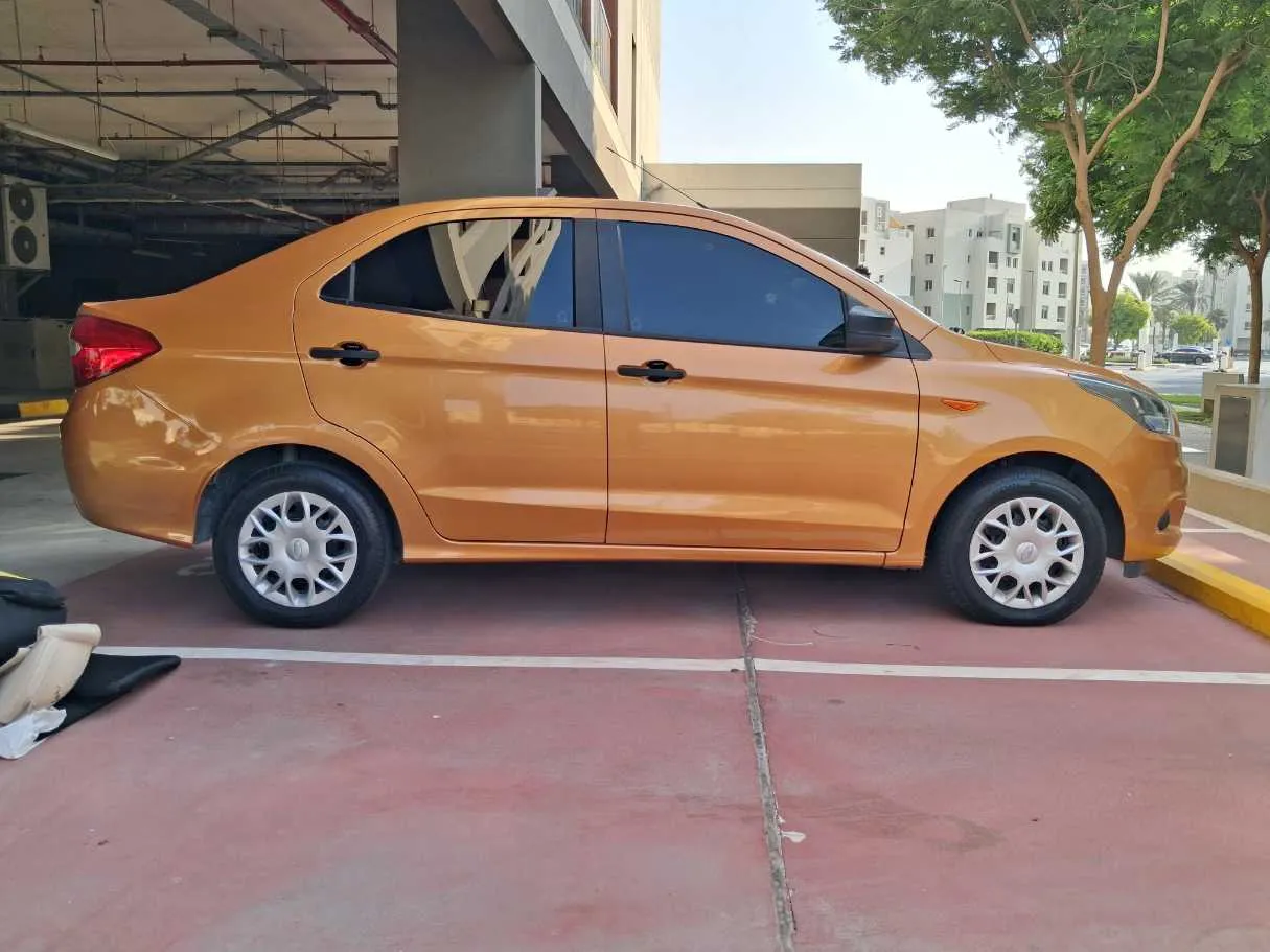 Car image 8