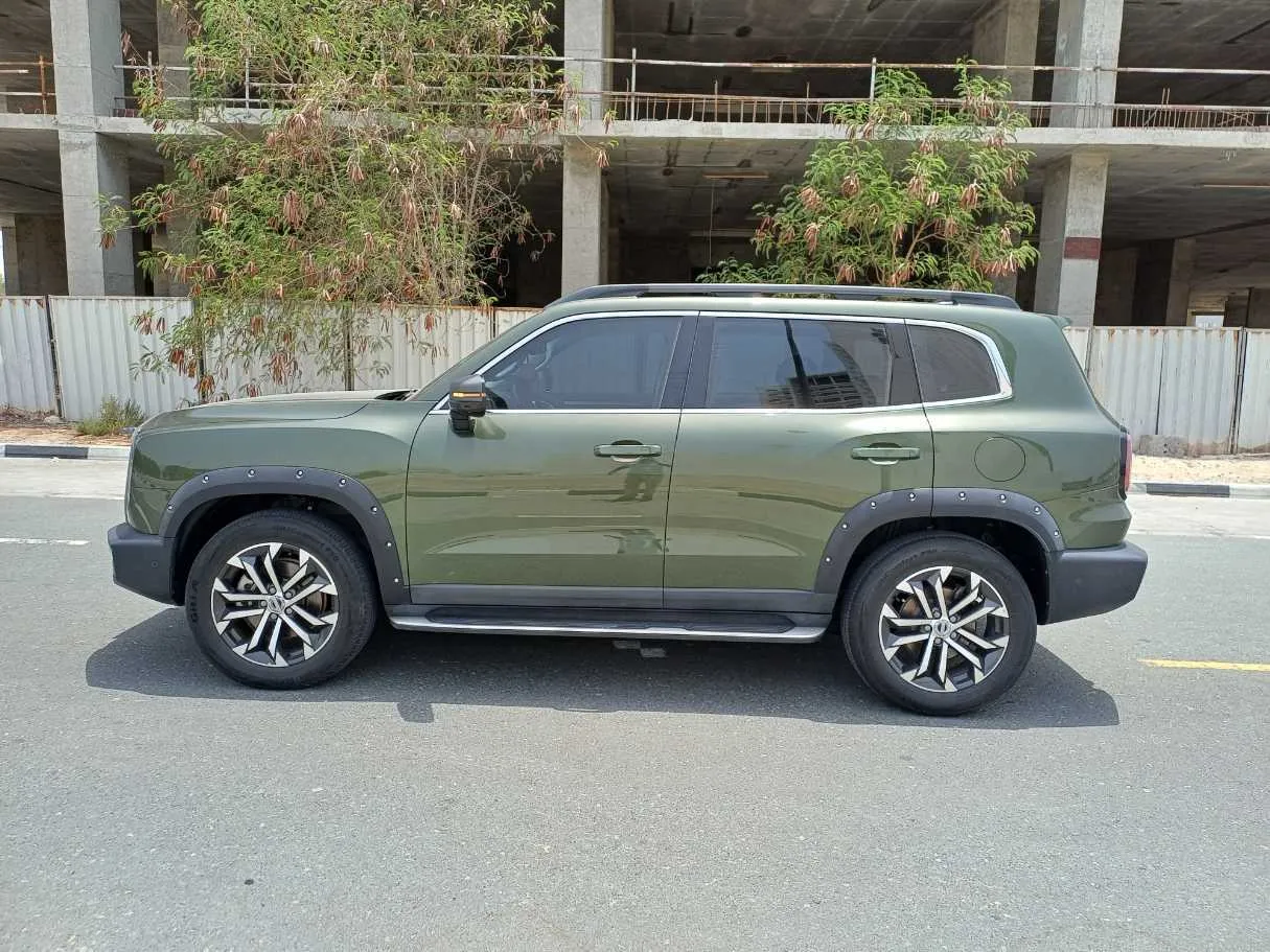 Car image 4