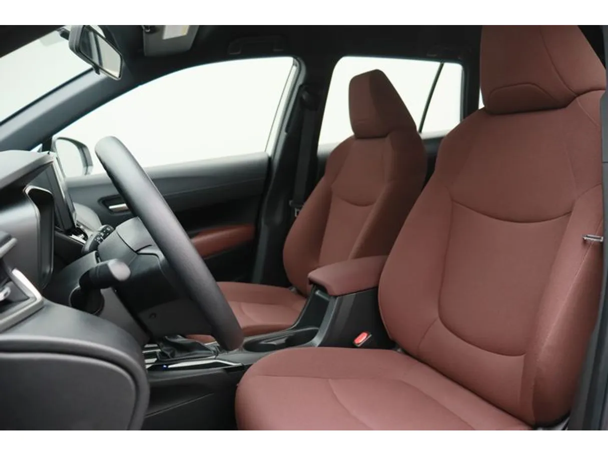 Car image 8