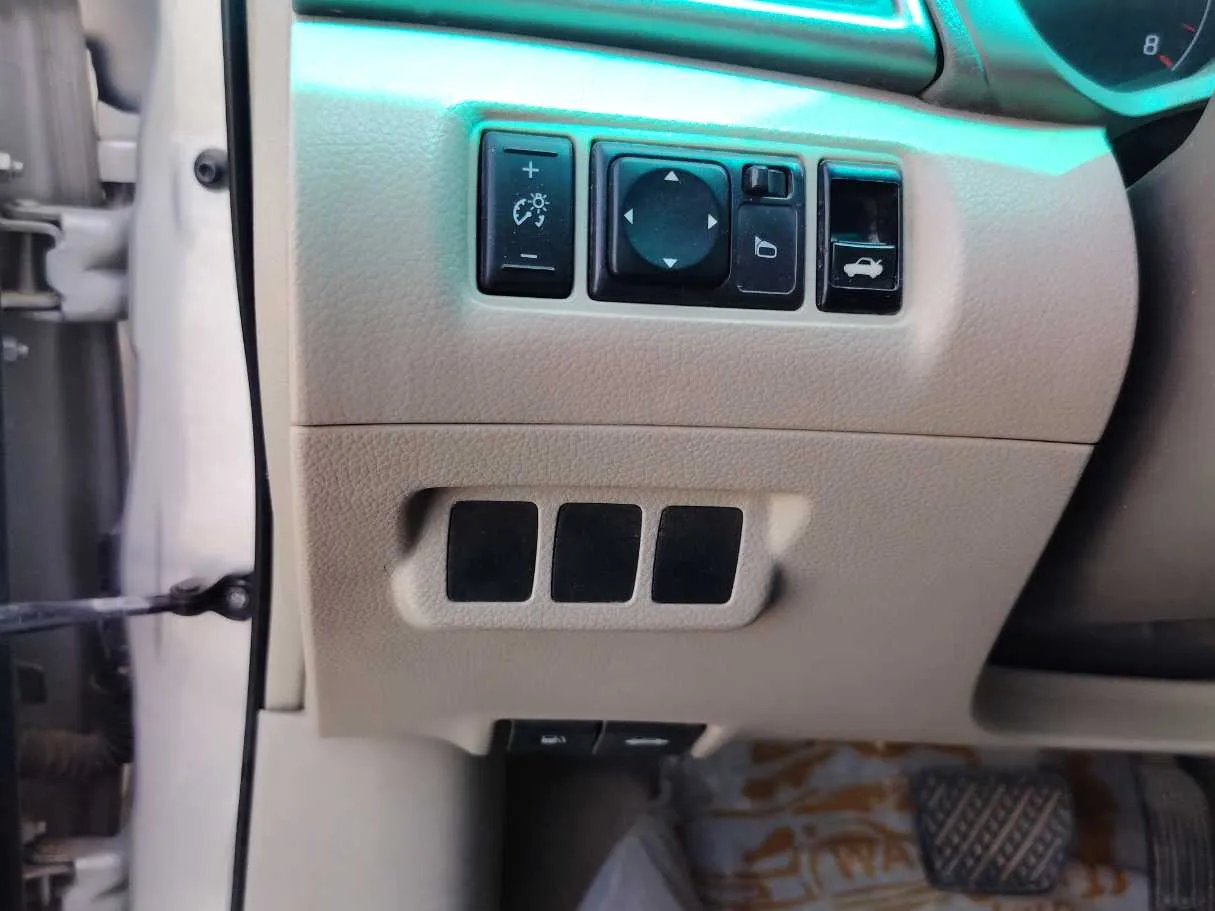 Car image 28