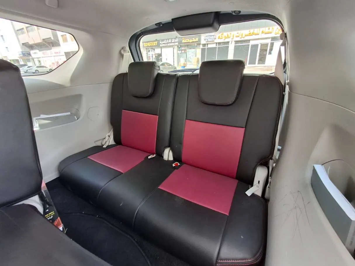 Car image 13