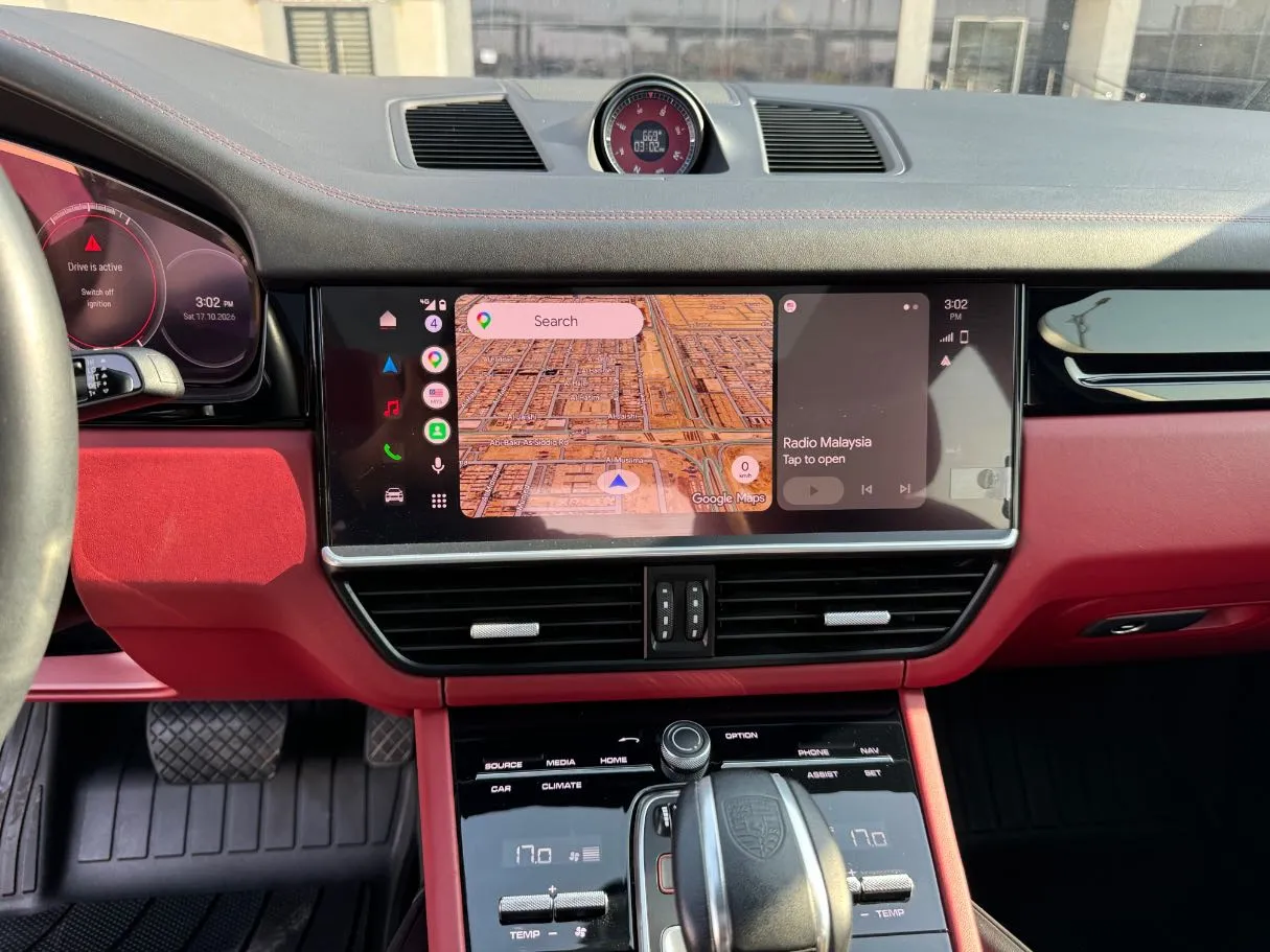Car image 19