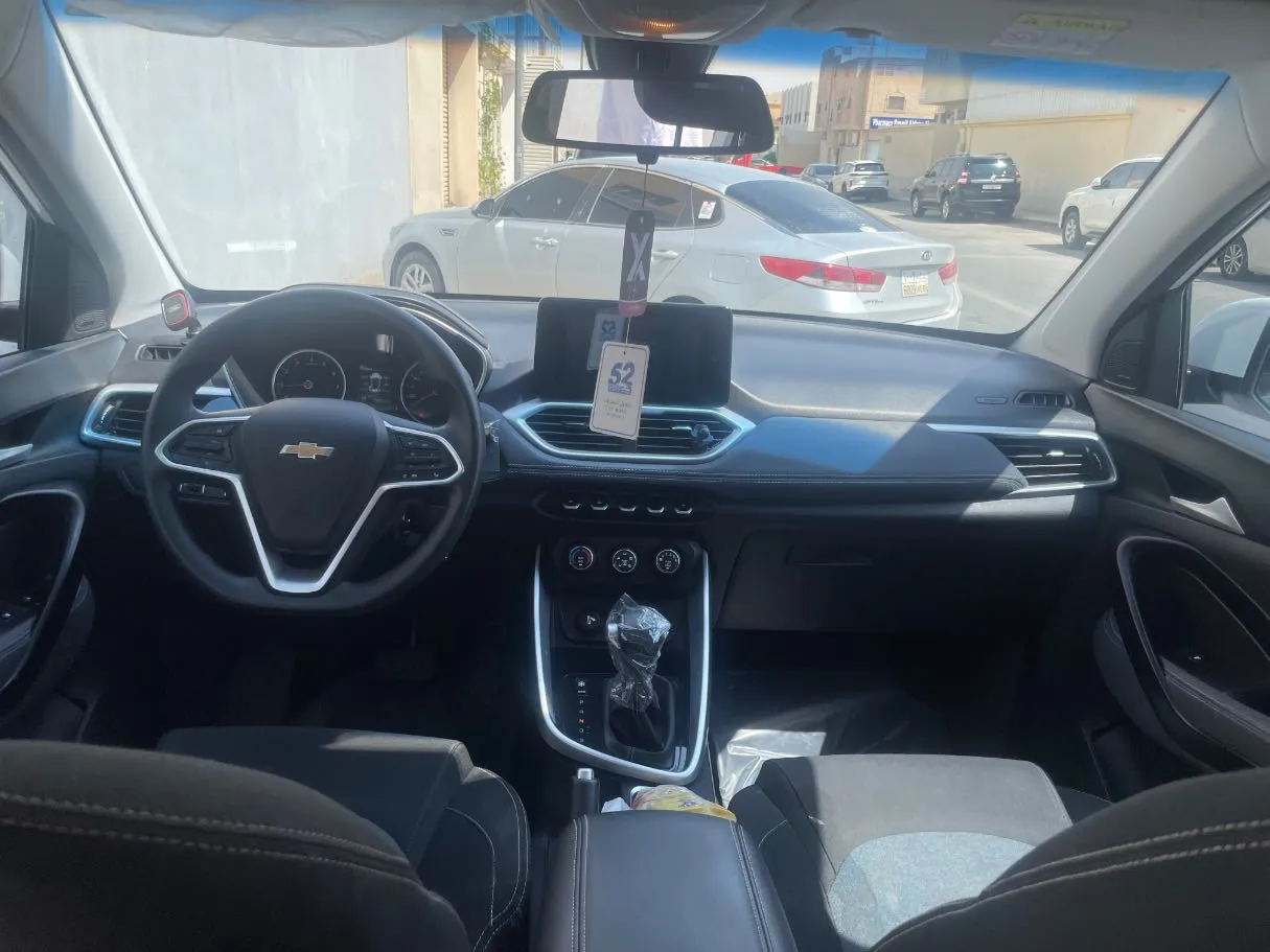 Car image 17