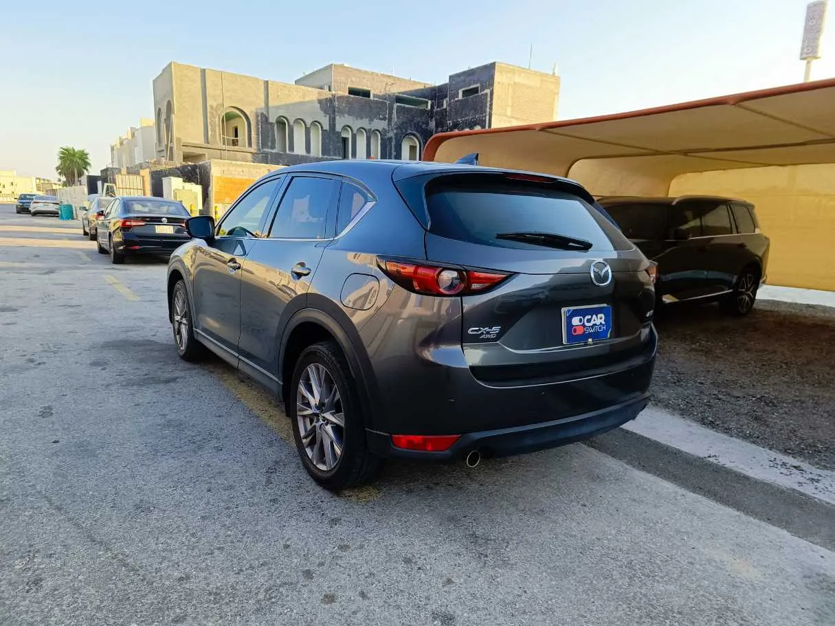 Car image 7