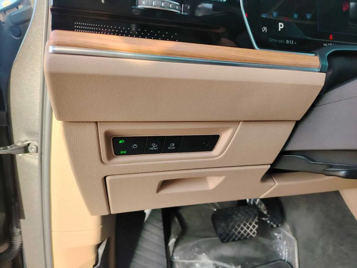 Car image 36