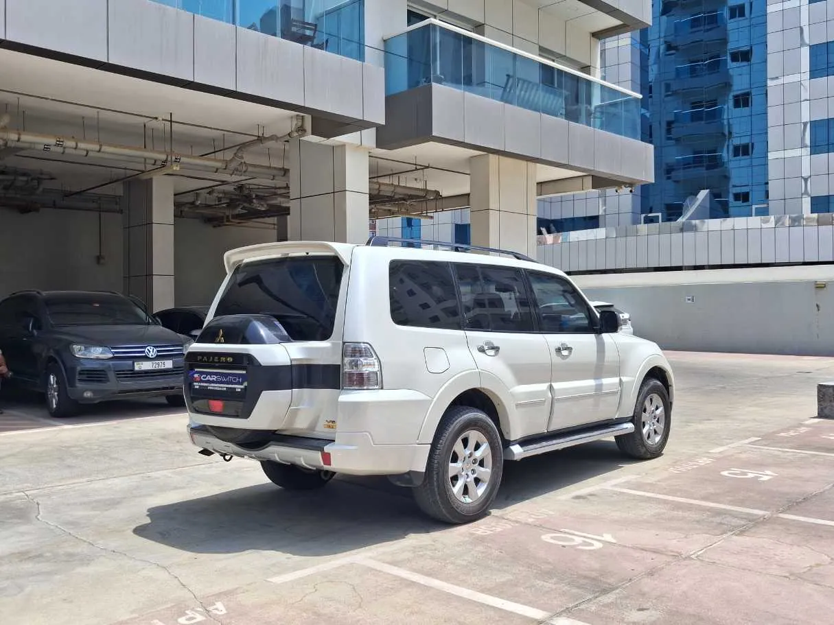Car image 5