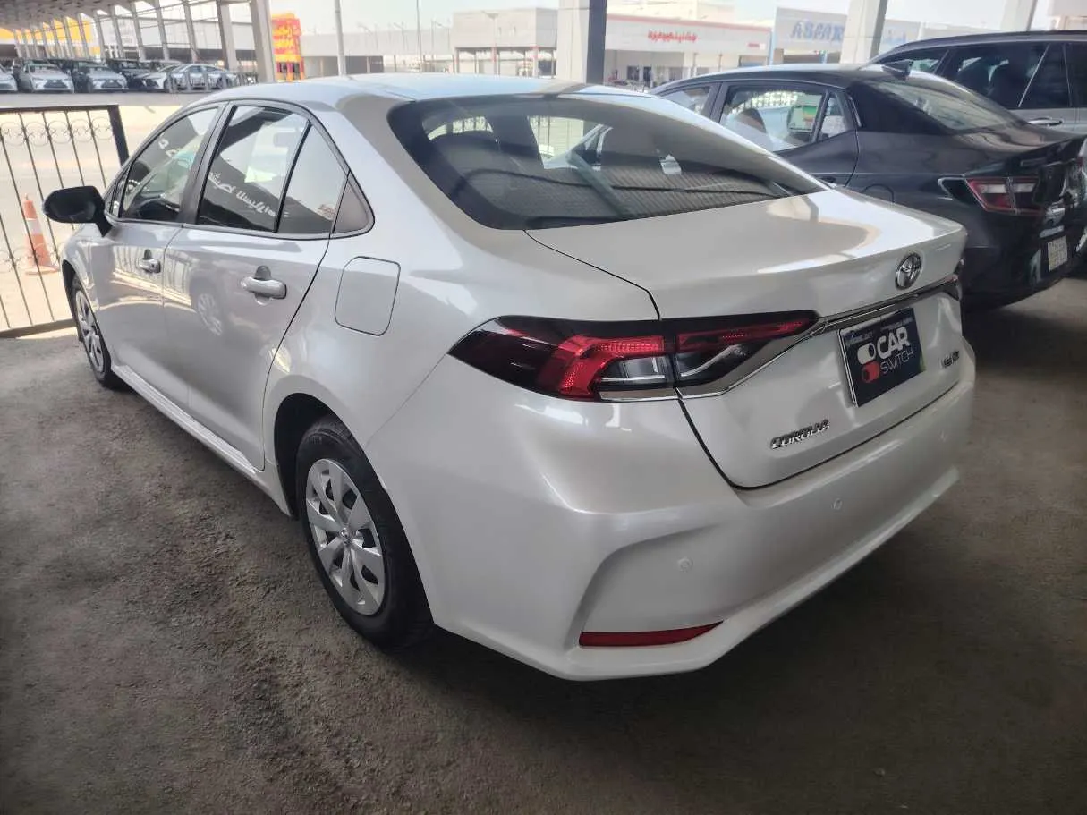 Car image 7