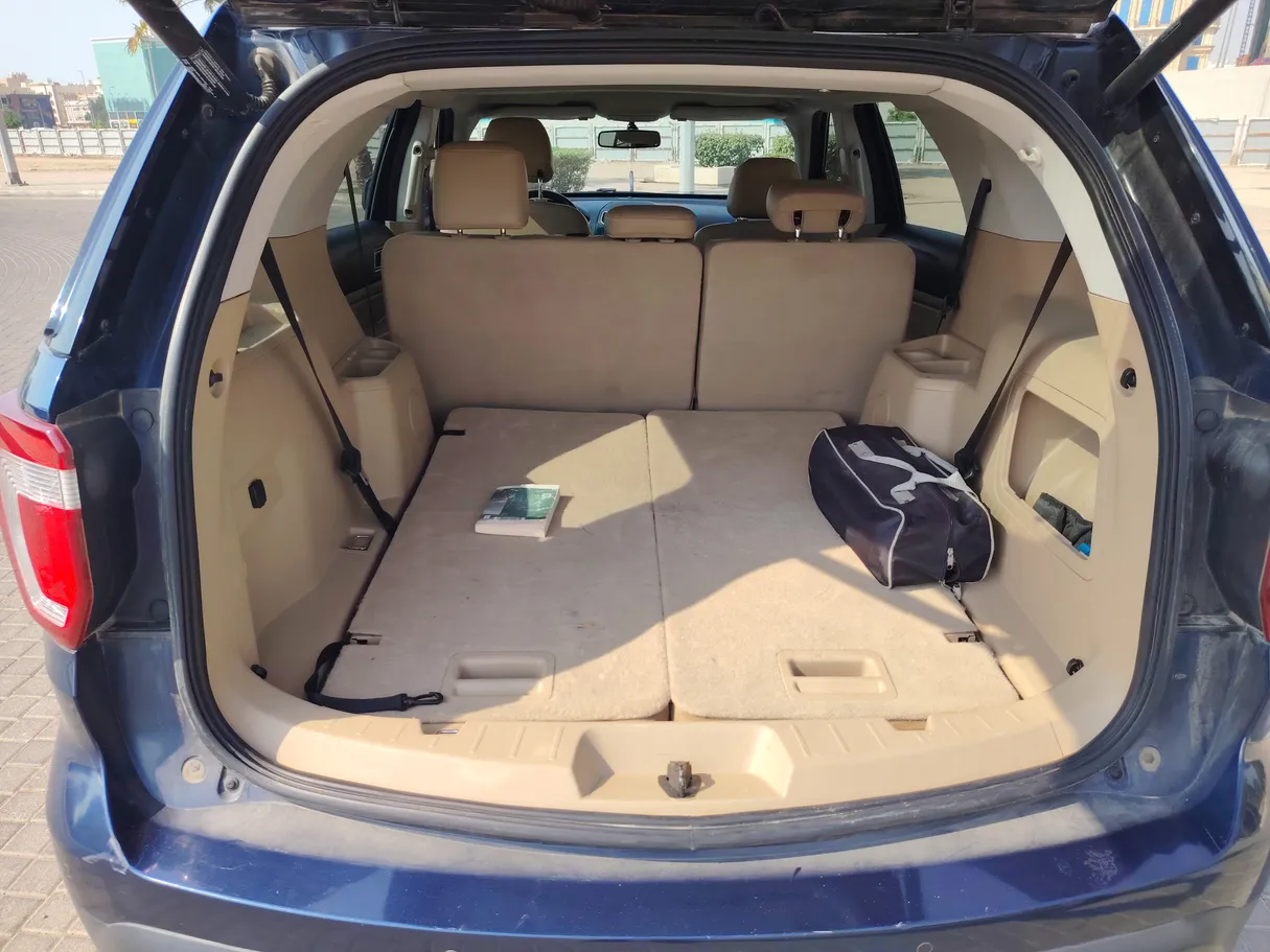 Car image 25