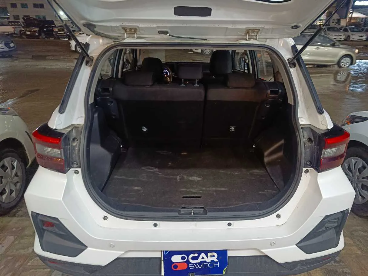 Car image 21