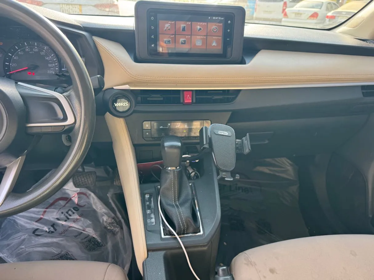 Car image 15