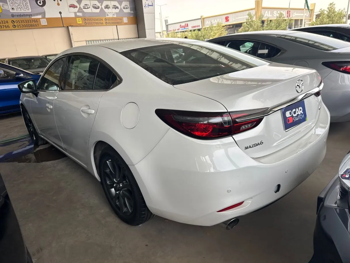 Car image 5