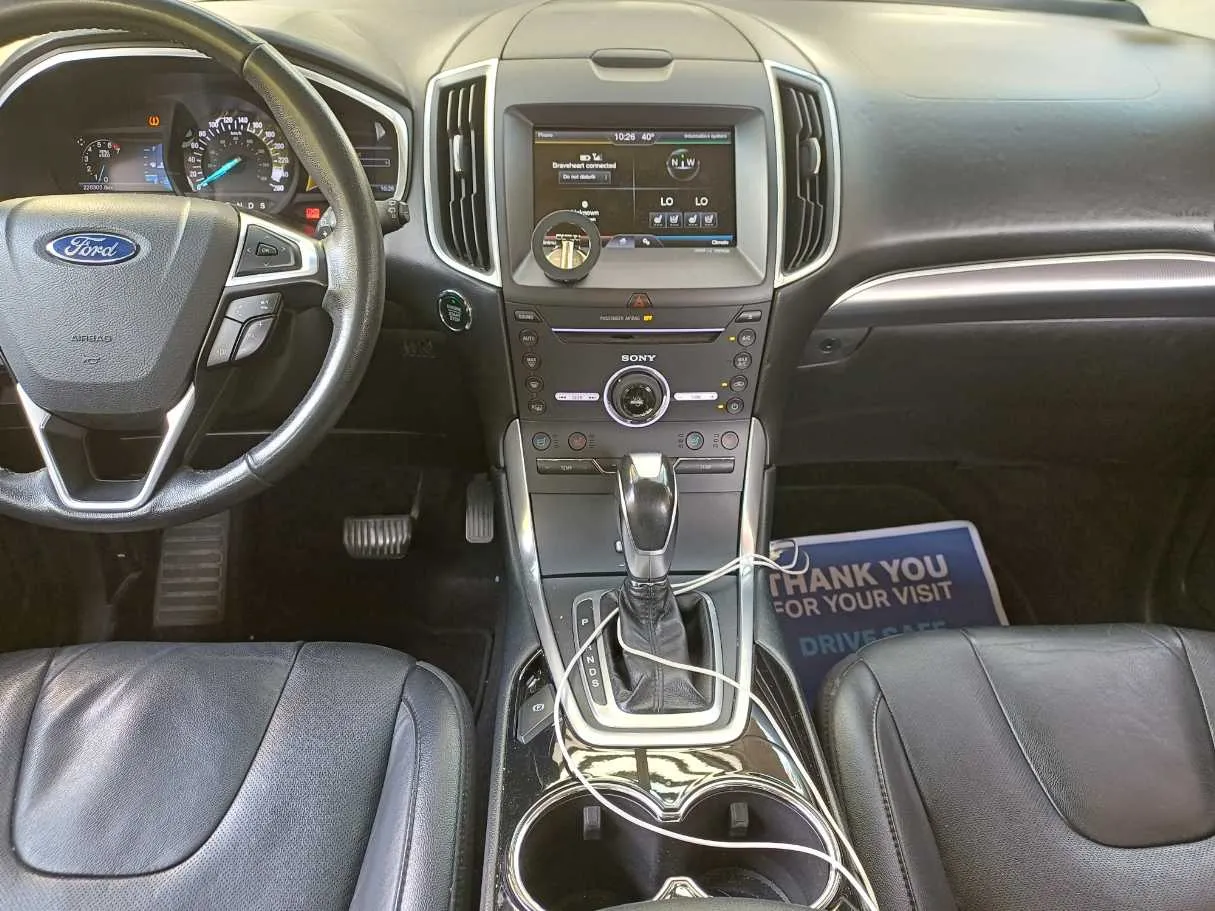 Car image 15