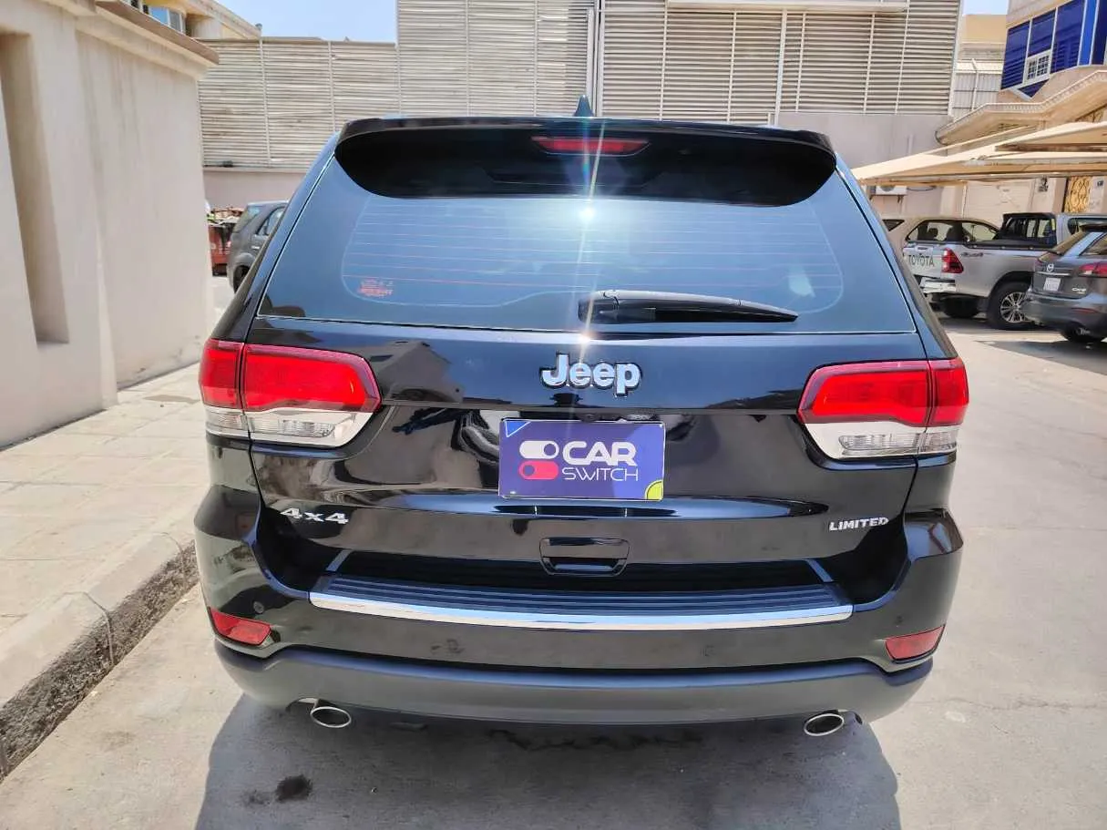 Car image 6