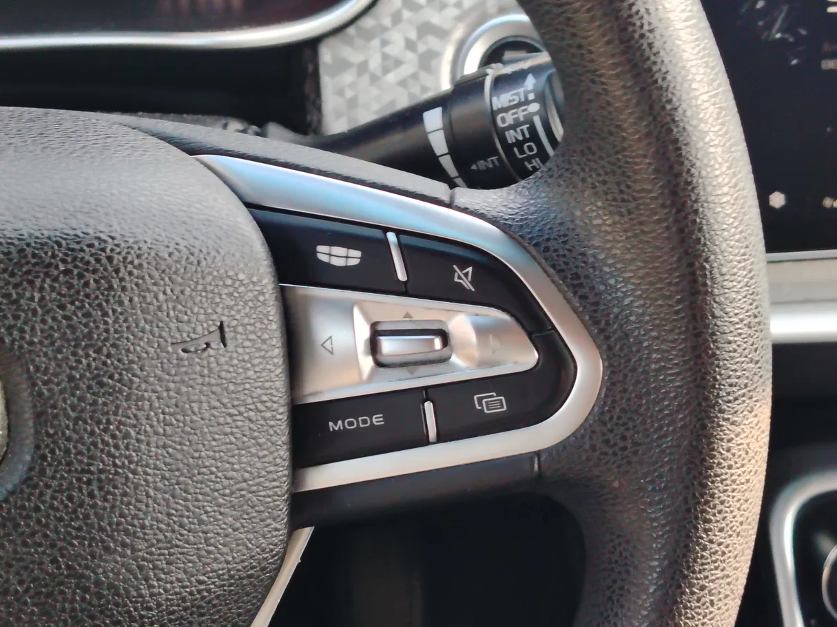 Car image 23