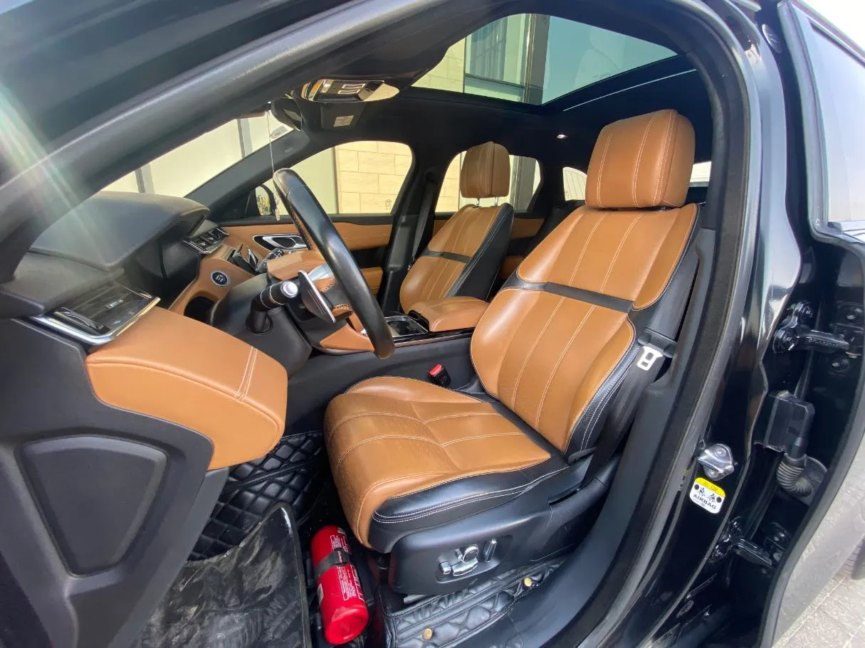 Car image 11